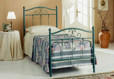 Letto singolo in ferrocon pomoli in fero pieno