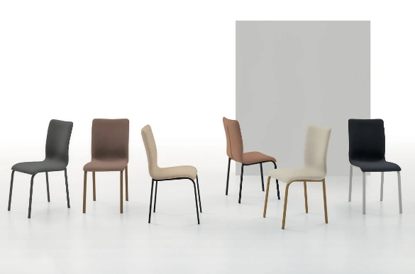 Sedia Glamour new struttura metallo e seduta Easy-touch effetto pelle